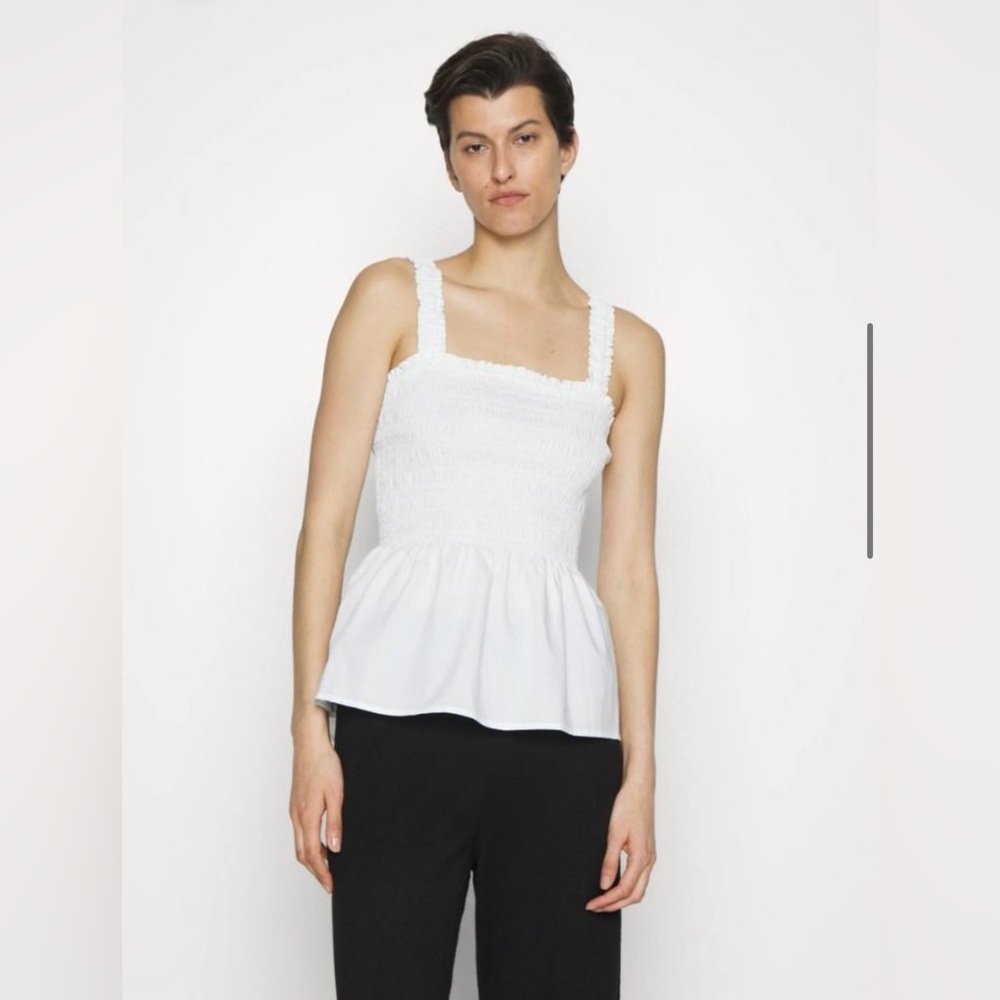 Gap small white smocked peplum tank top - BNWT